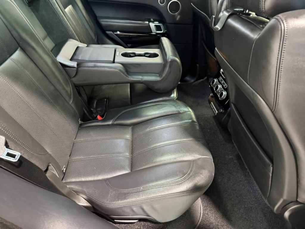 2016 Land Rover Range Rover Image 34