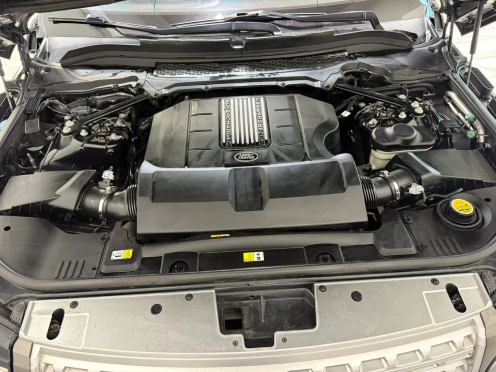 2016 Land Rover Range Rover Image 35