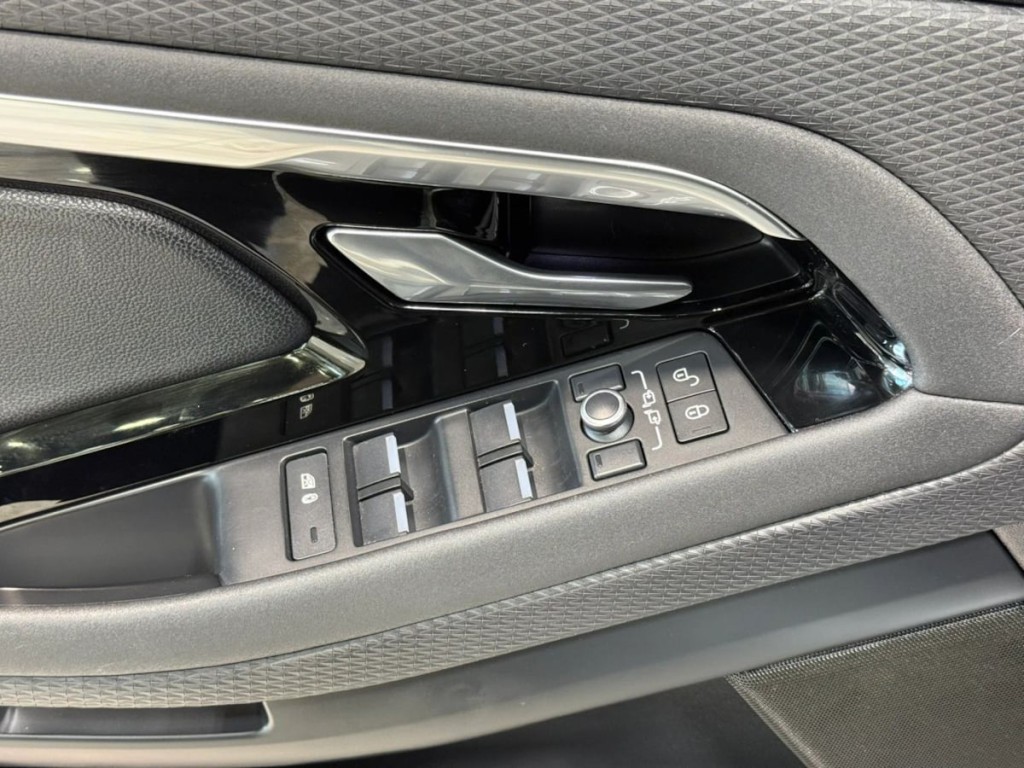 2020 Land Rover Range Rover Evoque Image 13