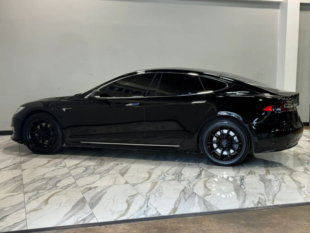 2018 Tesla Model S Image 11