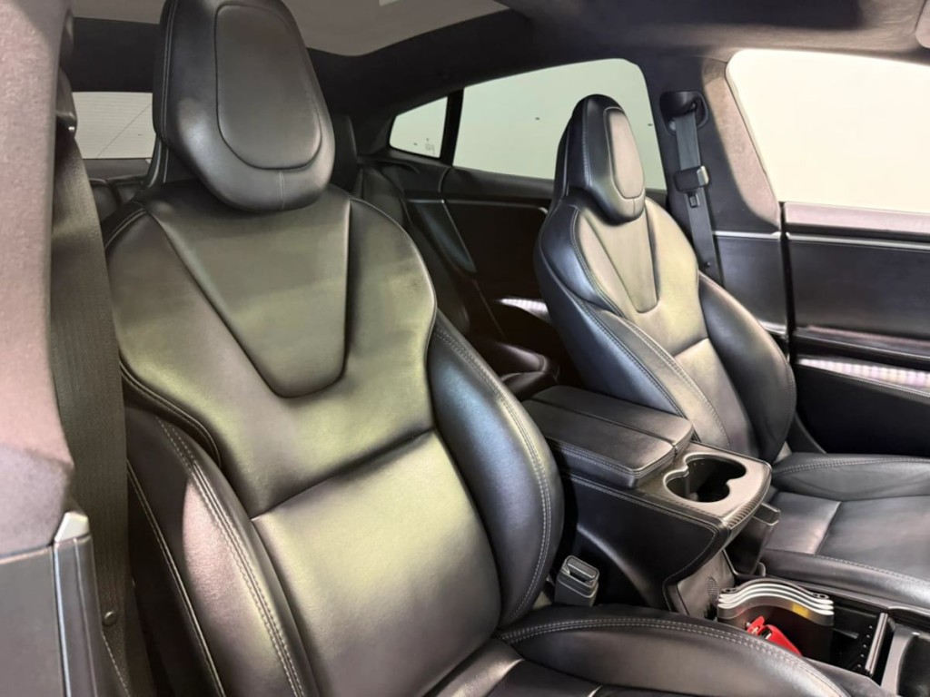 2018 Tesla Model S Image 31