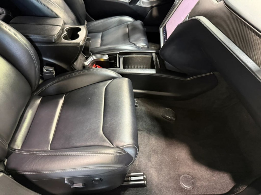 2018 Tesla Model S Image 32