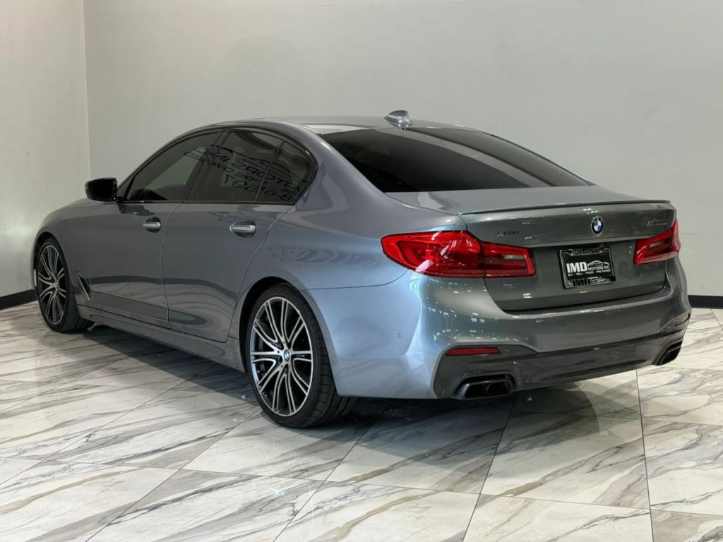 2018 BMW 5 Series Image 9
