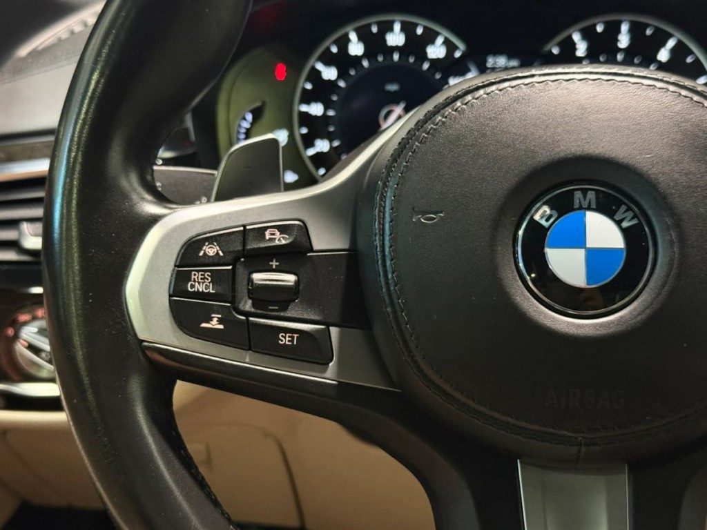 2018 BMW 5 Series Image 18