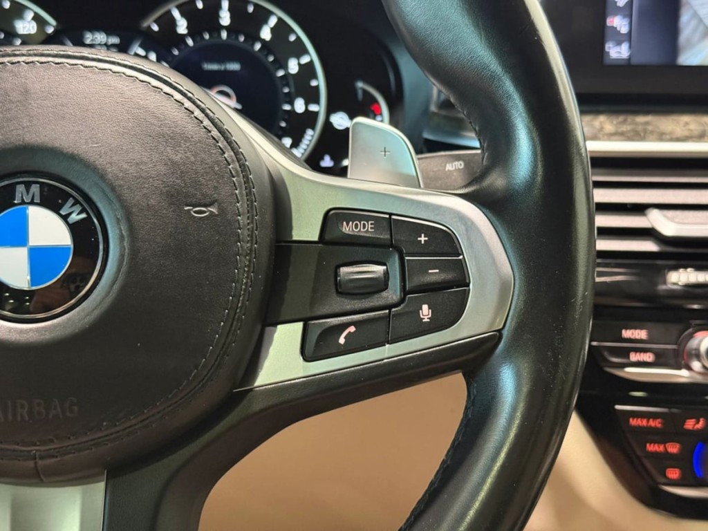 2018 BMW 5 Series Image 19