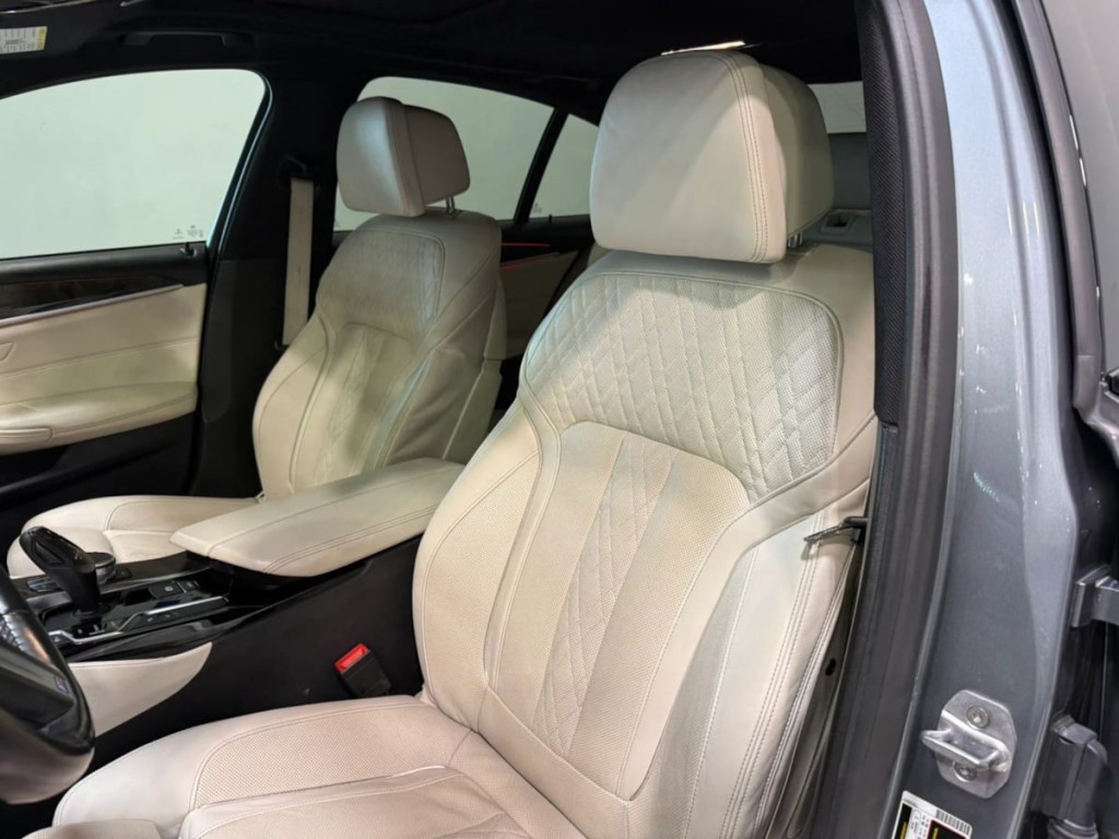 2018 BMW 5 Series Image 27