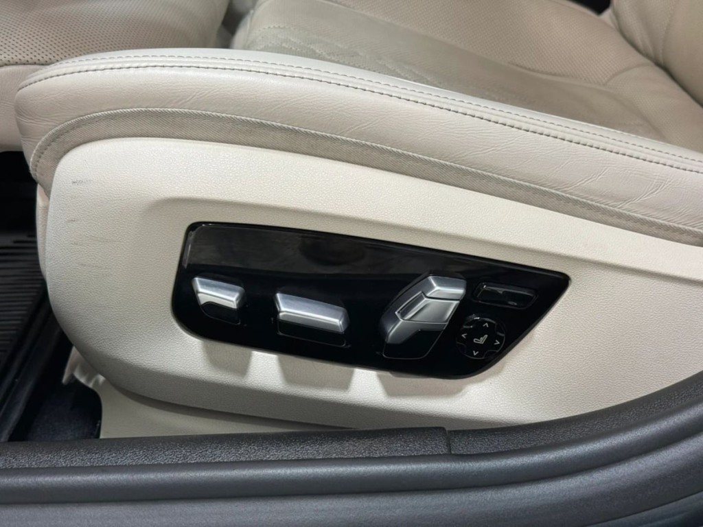 2018 BMW 5 Series Image 29