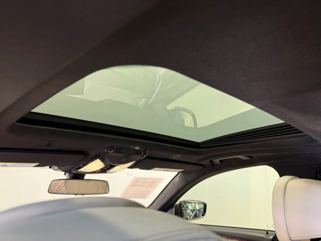 2018 BMW 5 Series Image 32