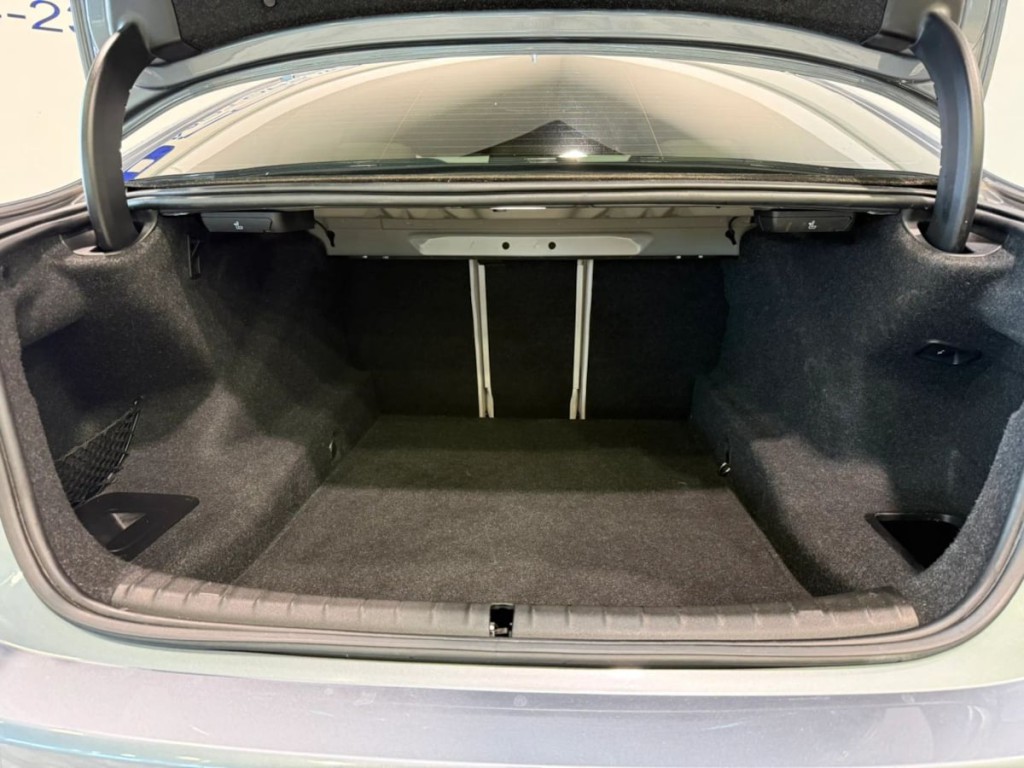 2018 BMW 5 Series Image 37