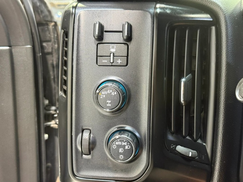 2018 Chevrolet Silverado 1500 Image 16