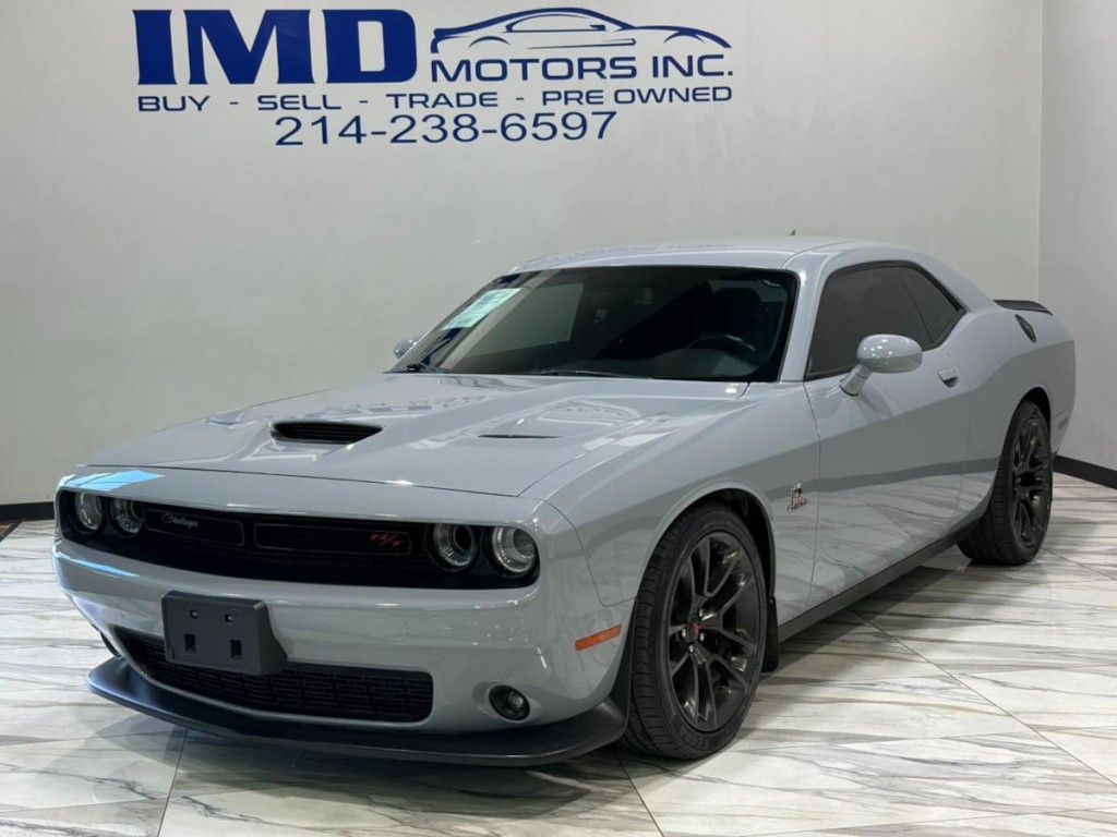 2021 Dodge Challenger Image 1