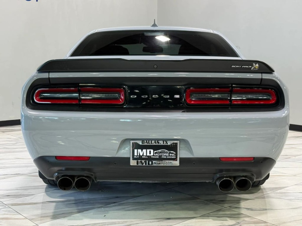 2021 Dodge Challenger Image 8