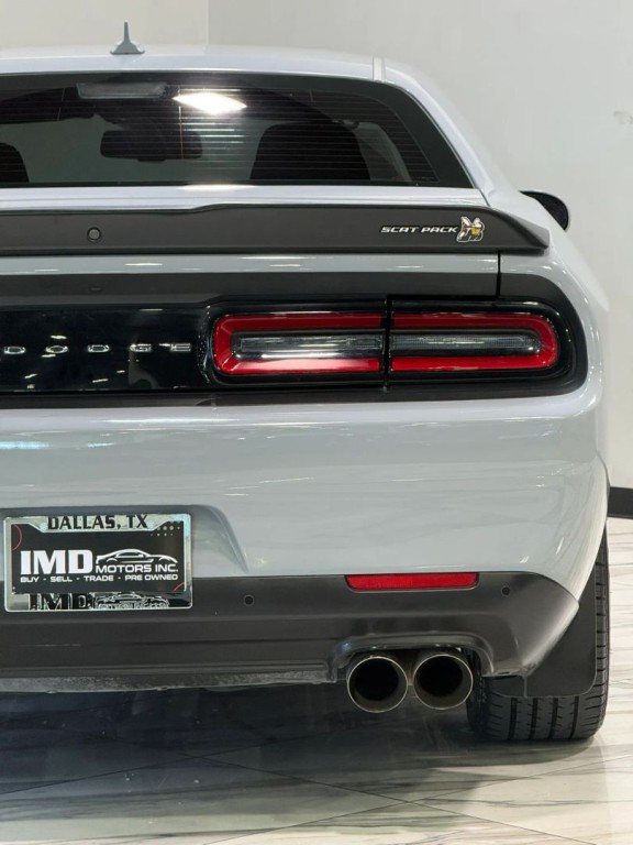 2021 Dodge Challenger Image 9