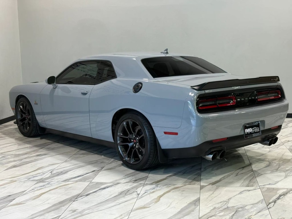 2021 Dodge Challenger Image 10