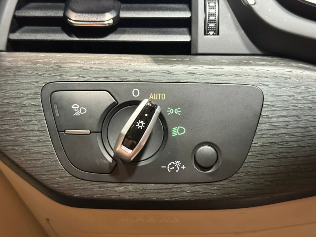2018 Audi A4 Image 14