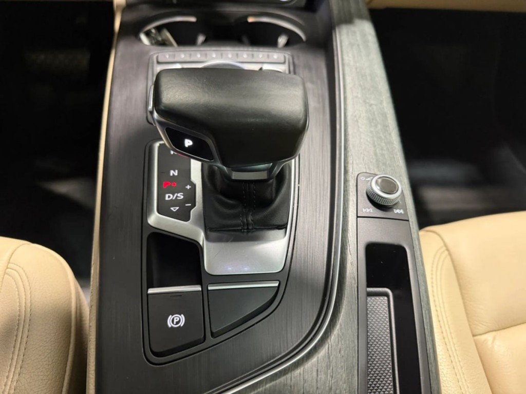 2018 Audi A4 Image 23