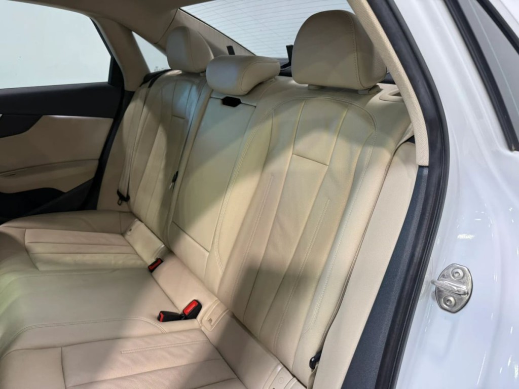 2018 Audi A4 Image 28