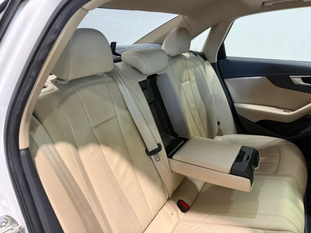 2018 Audi A4 Image 33