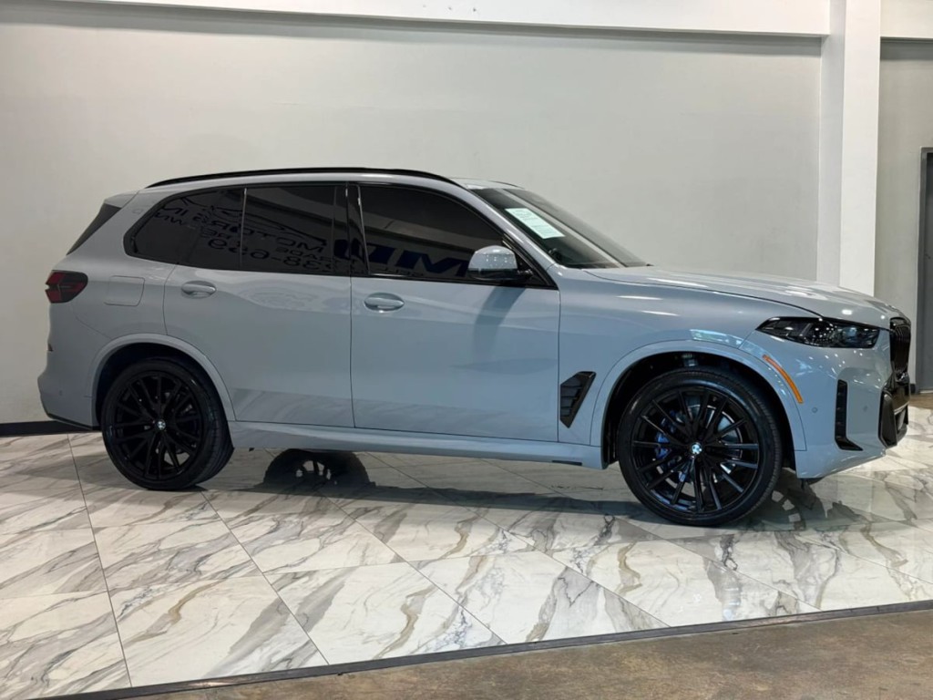 2025 BMW X5 Image 6