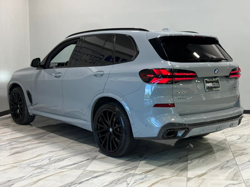 2025 BMW X5 Image 10