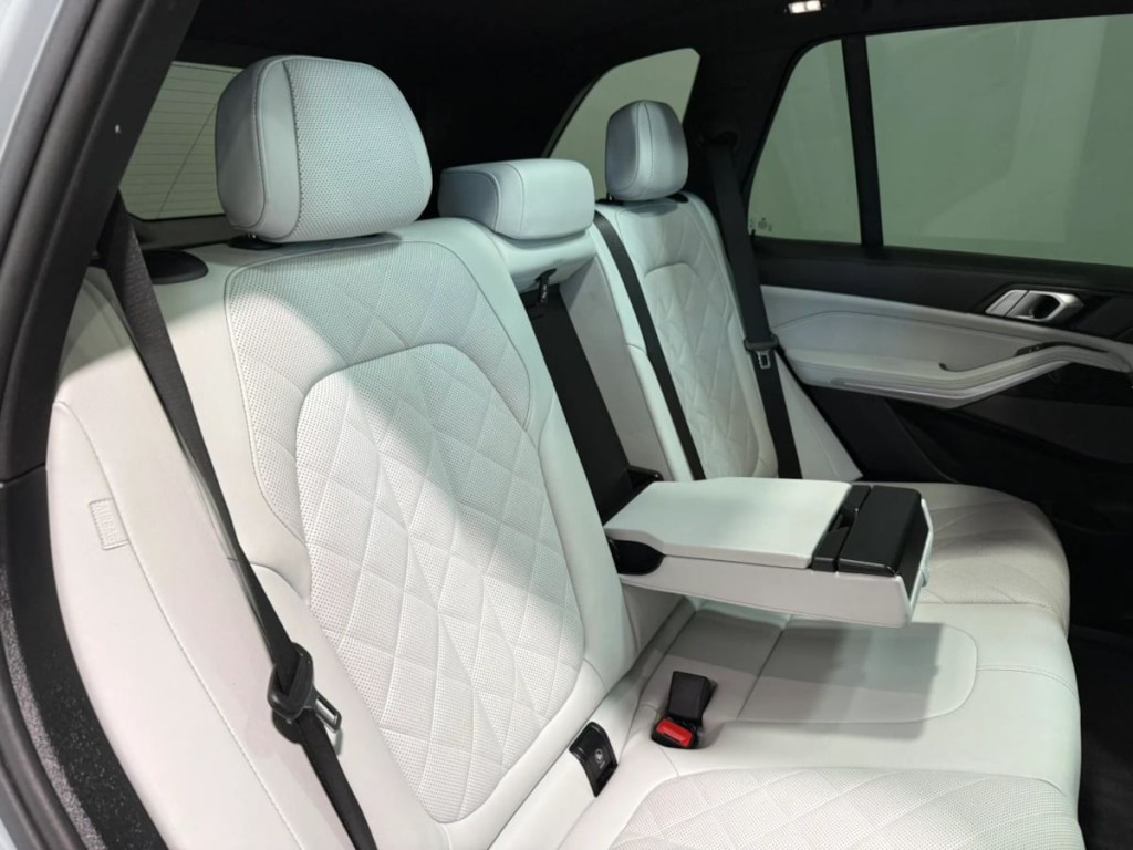 2025 BMW X5 Image 37