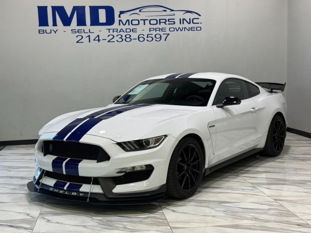 2016 Ford Mustang Image 1