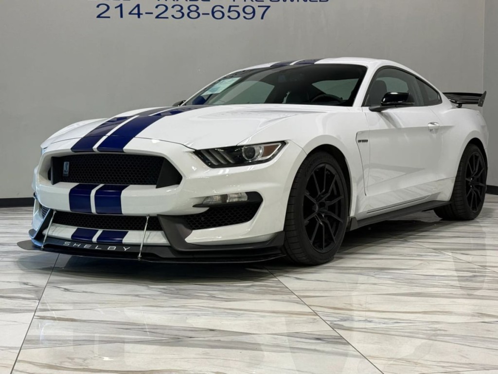 2016 Ford Mustang Image 2