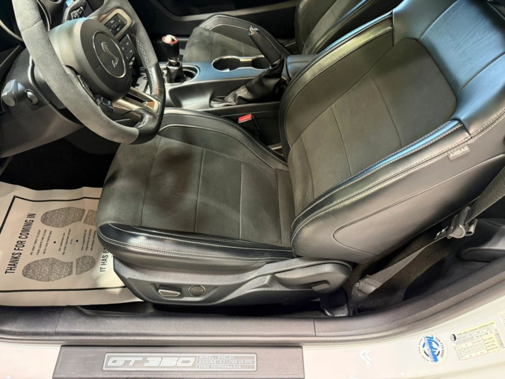 2016 Ford Mustang Image 30