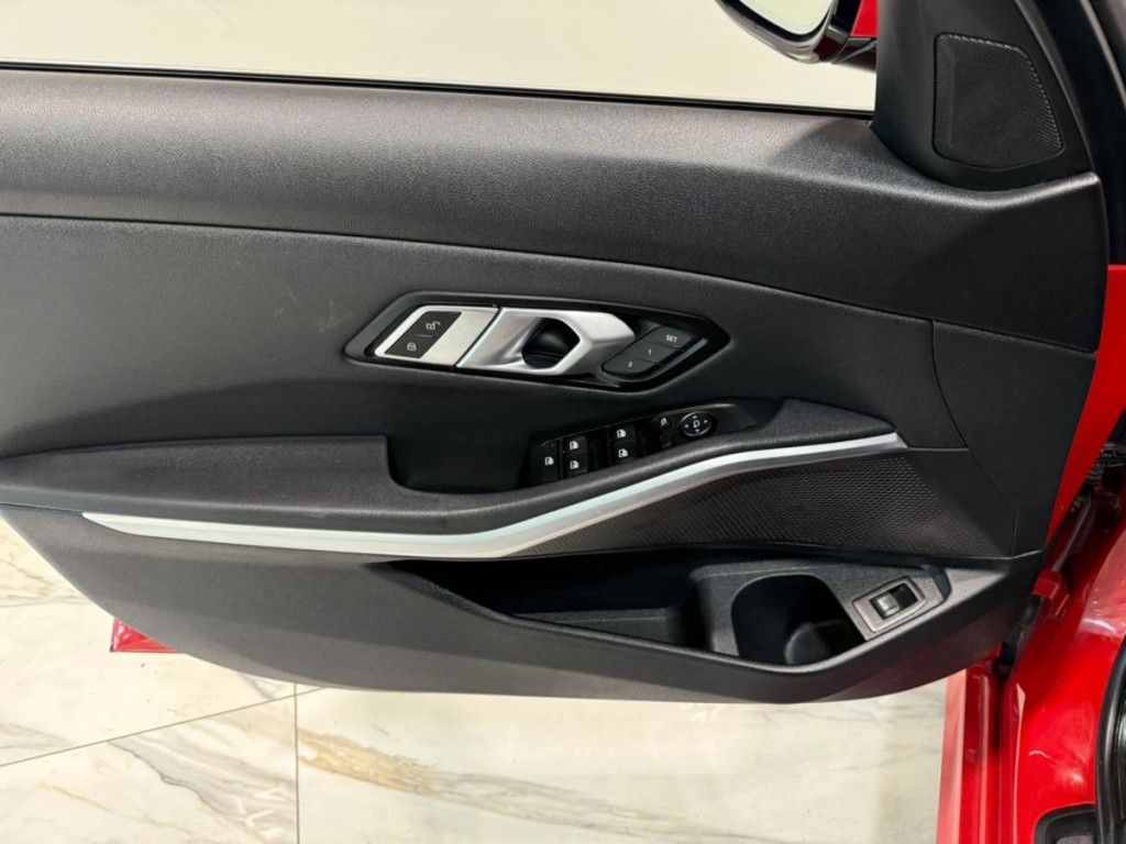 2020 BMW 3 Series Image 13
