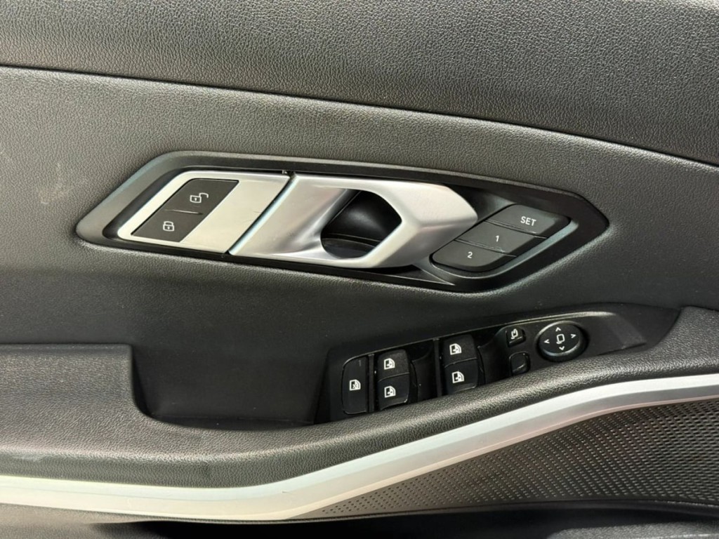 2020 BMW 3 Series Image 14