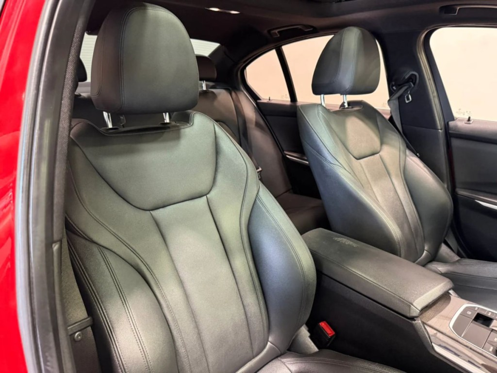 2020 BMW 3 Series Image 32