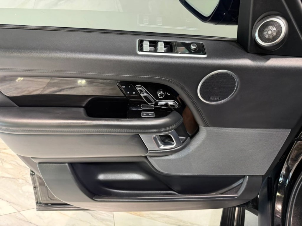 2022 Land Rover Range Rover Image 12