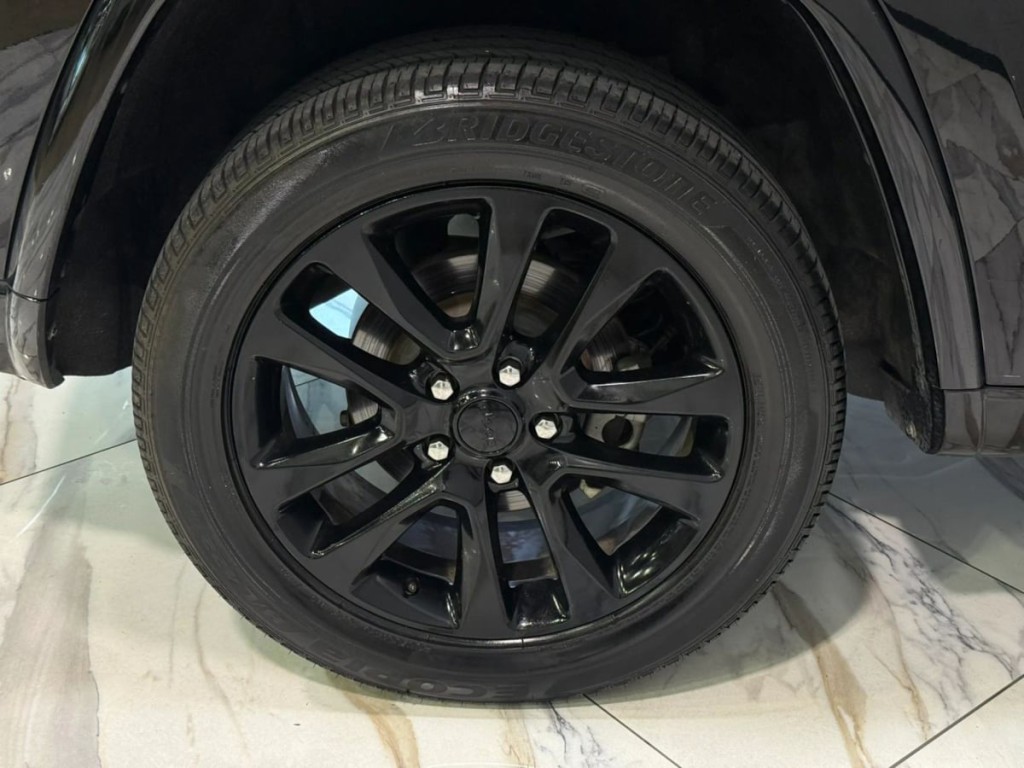 2018 Jeep Grand Cherokee Image 32