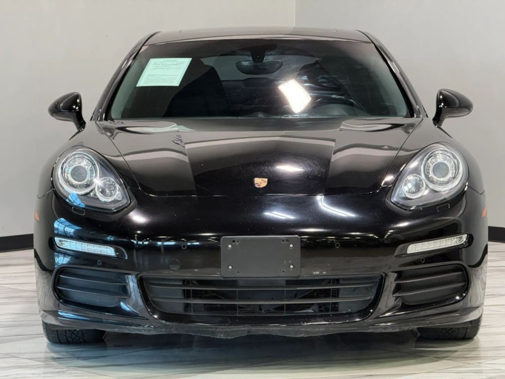 2014 Porsche Panamera Image 3