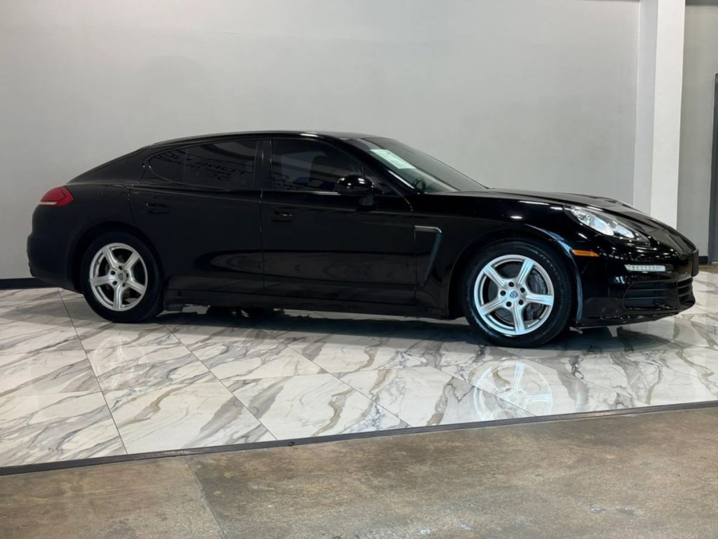2014 Porsche Panamera Image 5