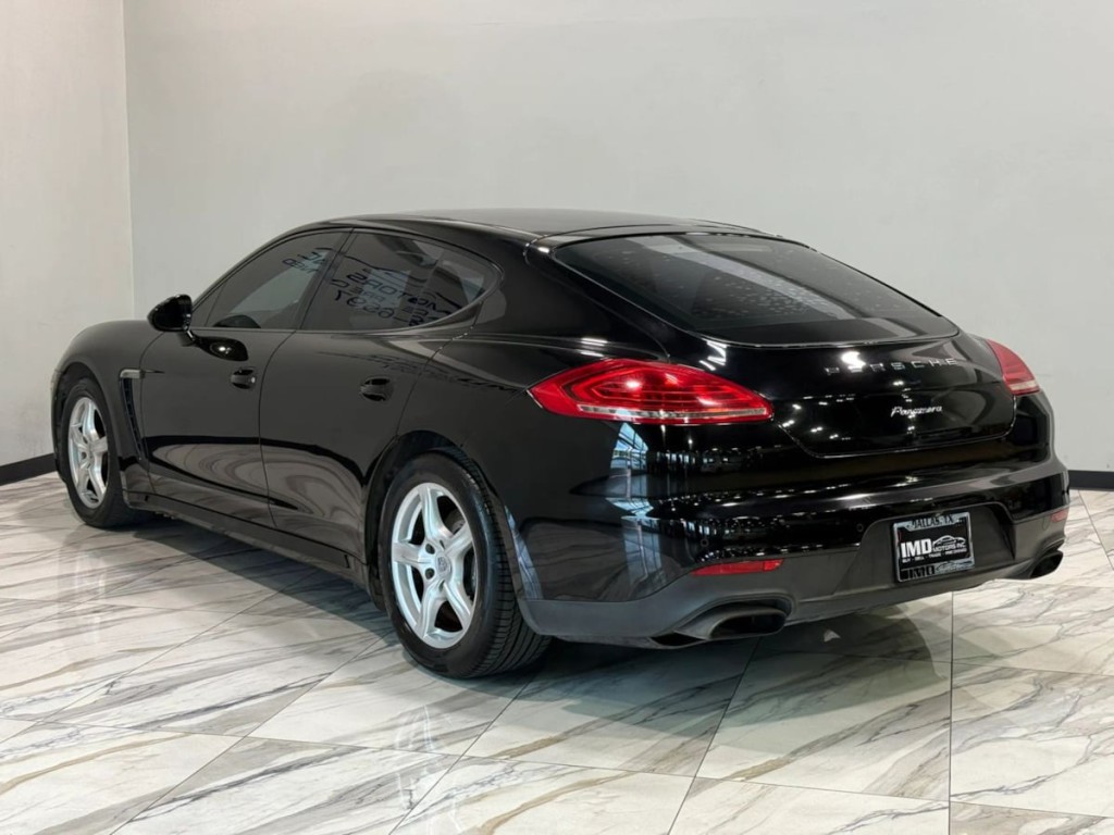 2014 Porsche Panamera Image 8