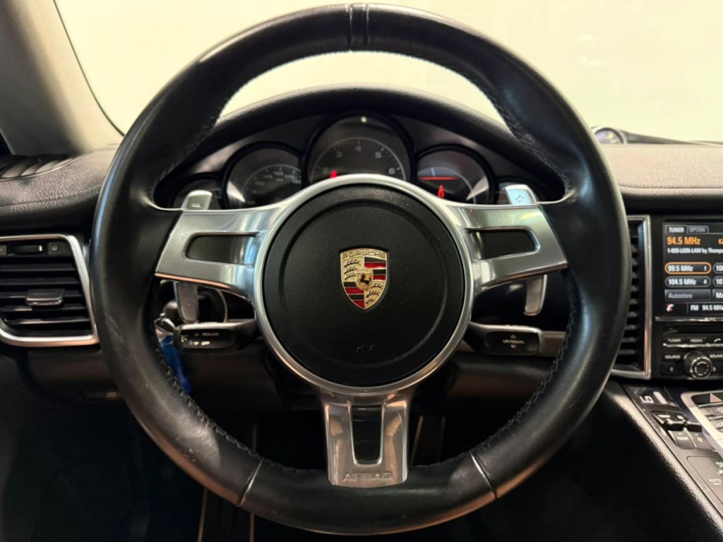2014 Porsche Panamera Image 11