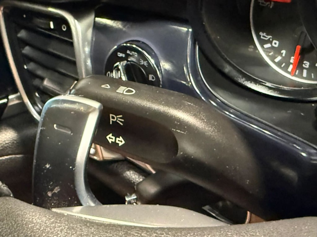2014 Porsche Panamera Image 13