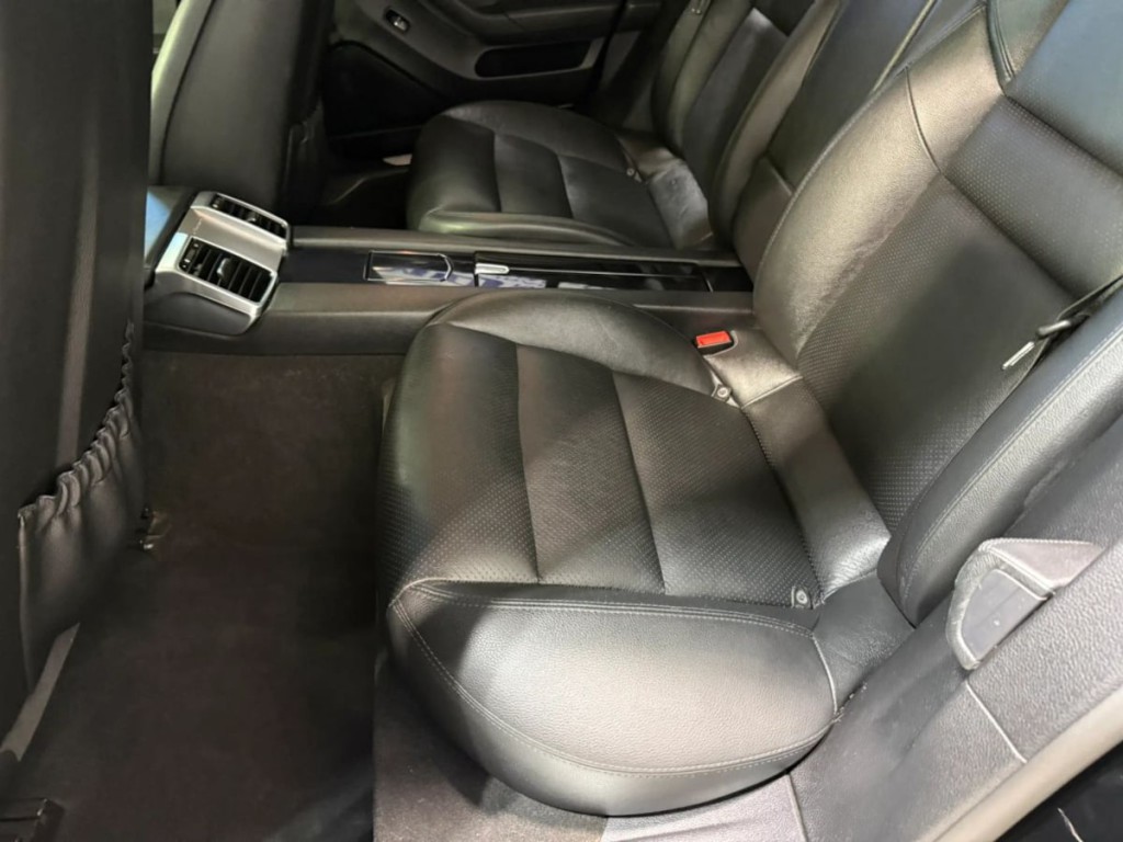 2014 Porsche Panamera Image 23