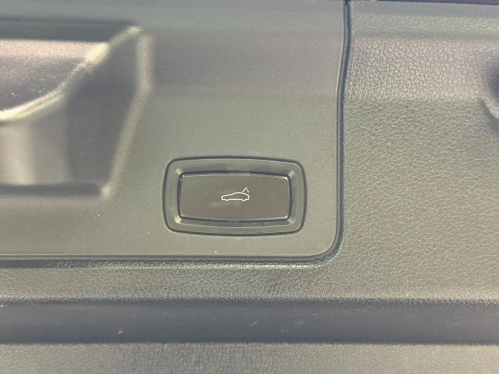 2014 Porsche Panamera Image 32
