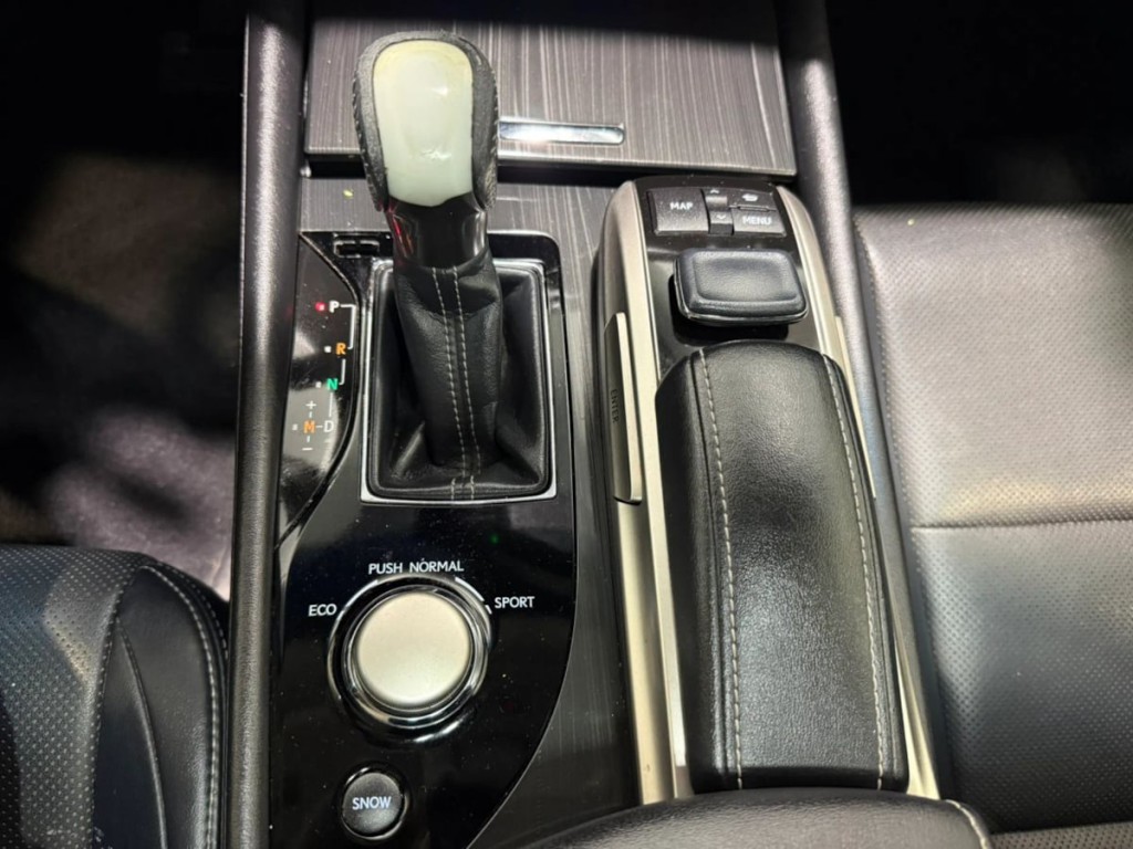 2016 Lexus GS Image 25