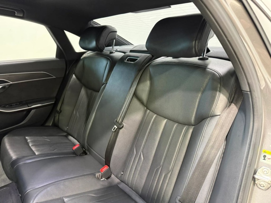 2019 Audi A8 Image 30