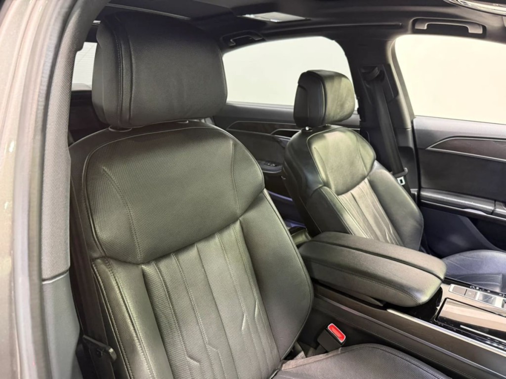2019 Audi A8 Image 32