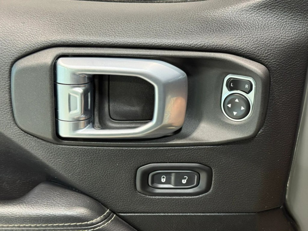 2022 Jeep Wrangler Image 14
