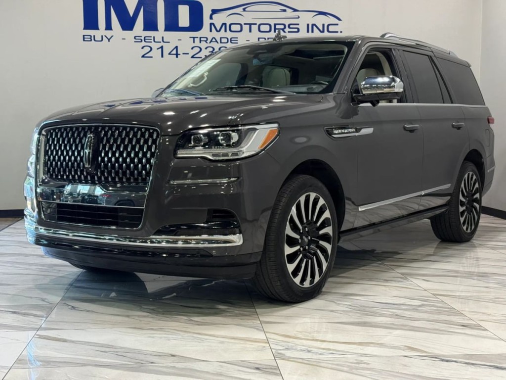 2023 Lincoln Navigator Image 2