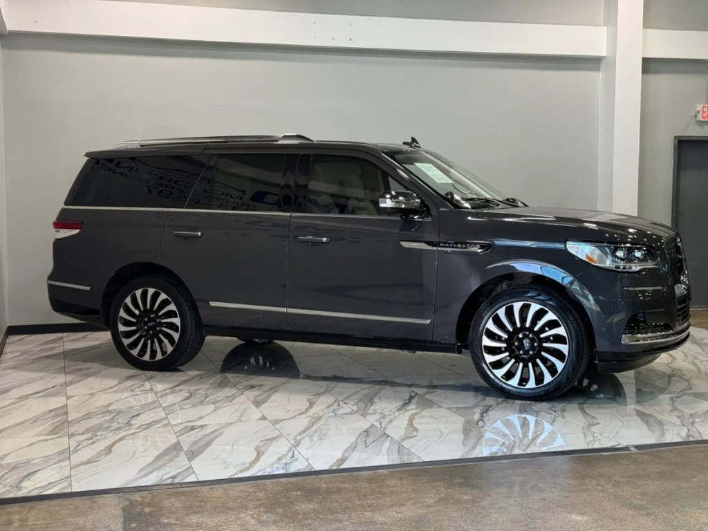 2023 Lincoln Navigator Image 5