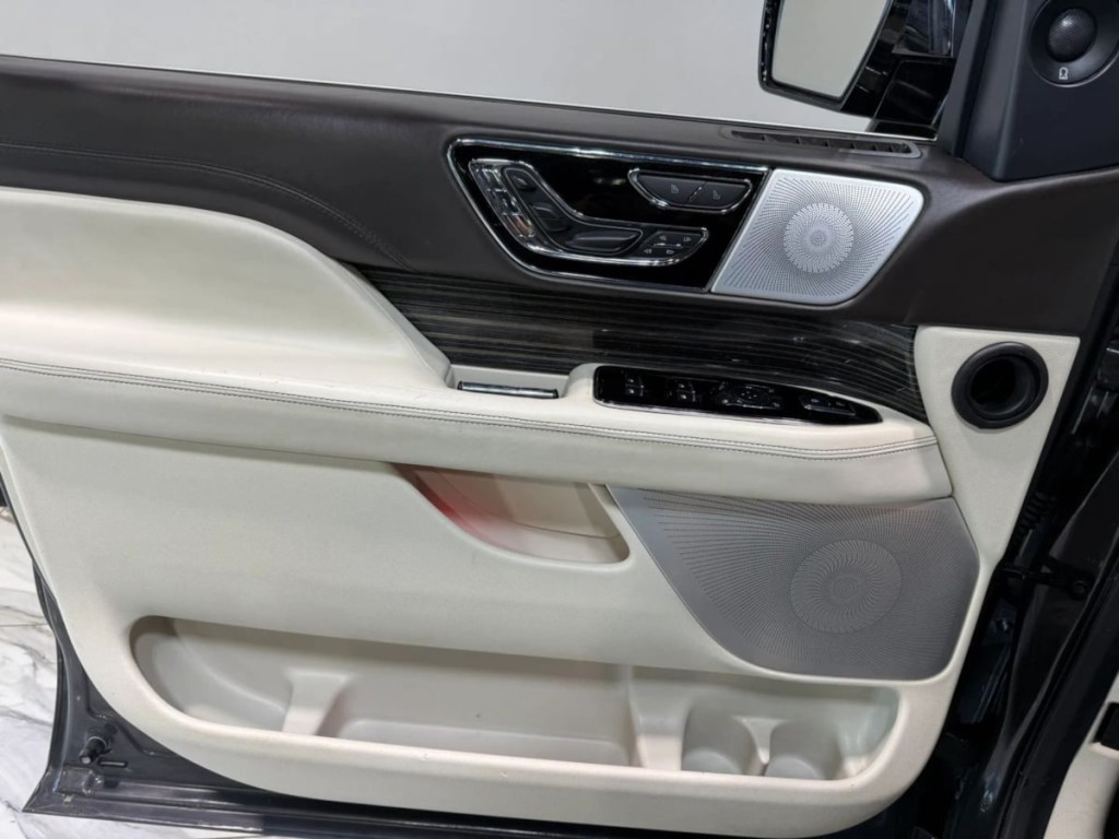 2023 Lincoln Navigator Image 12