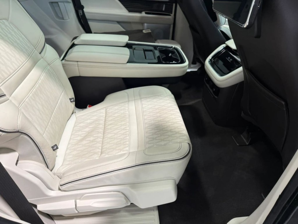 2023 Lincoln Navigator Image 34