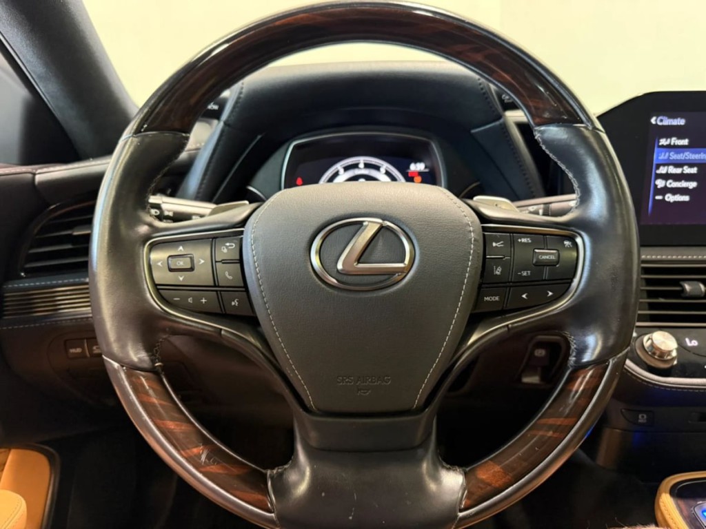 2021 Lexus LS Image 15