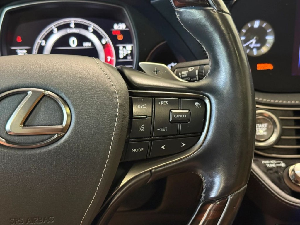2021 Lexus LS Image 17